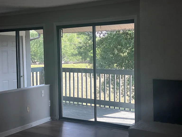 10933 Harrowfield Rd — Photo 3