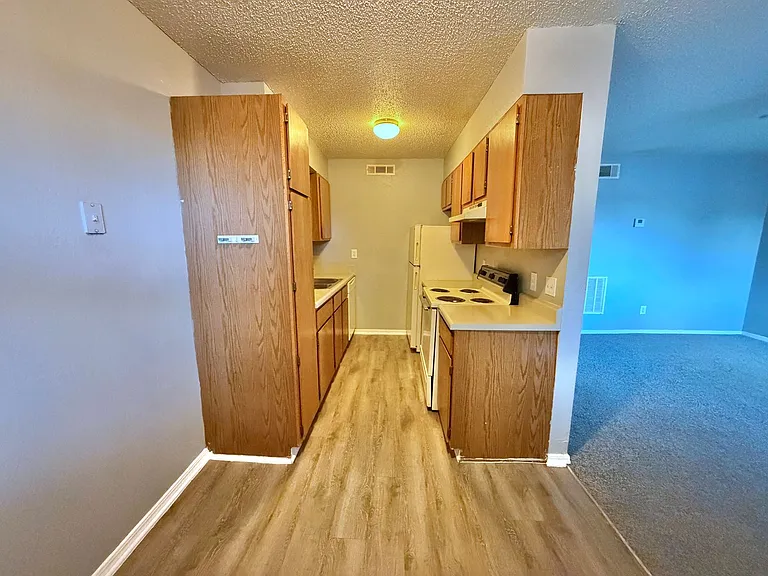 Kentucky Pine Apartments — Photo 13