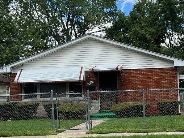 826 N May St, Aurora, IL 60506