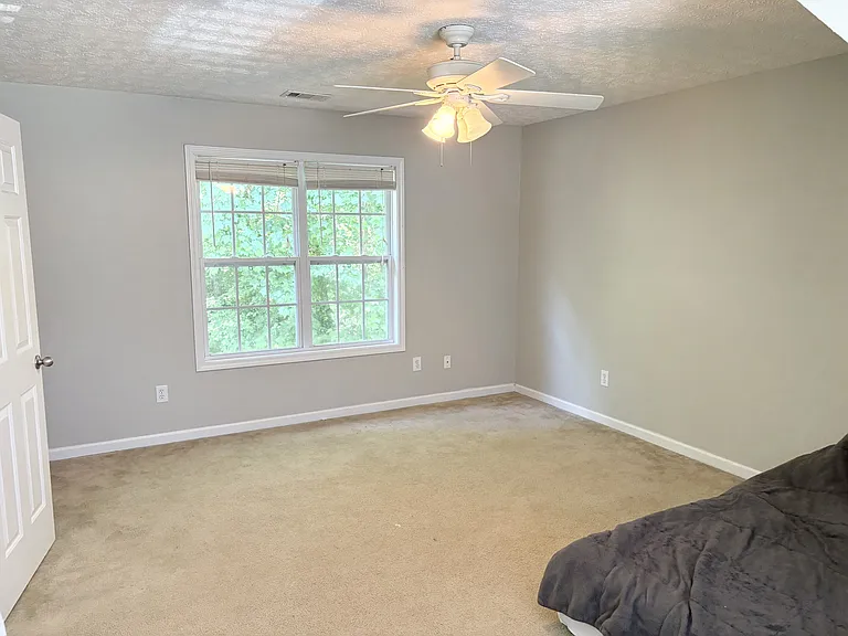 3051 Lexington Ave — Photo 5