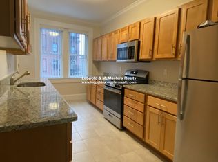 12 Short St #3B, Brookline, MA 02446