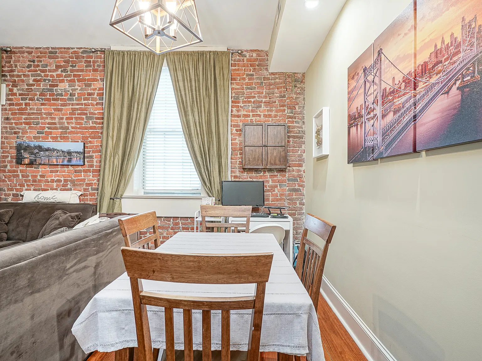 1 bed, 870 sqft, $2,300 — Photo 1
