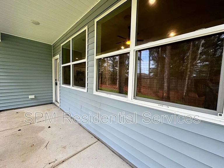 1121 Echo Dr NE — Photo 25