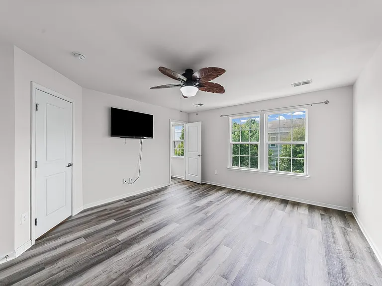 1222 Carrick Ct — Photo 6