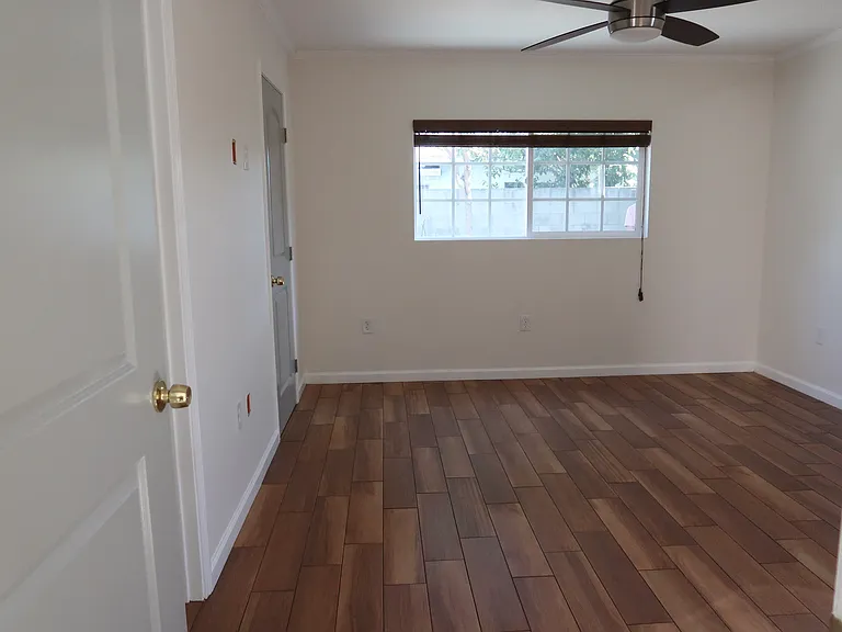 2226 E Poppy St — Photo 2