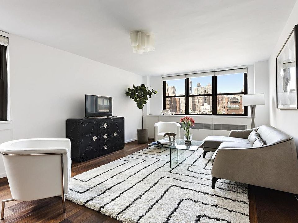 1st image of 1523 2nd Ave #12C