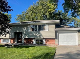 2868 17th Ave, Columbus, NE 68601