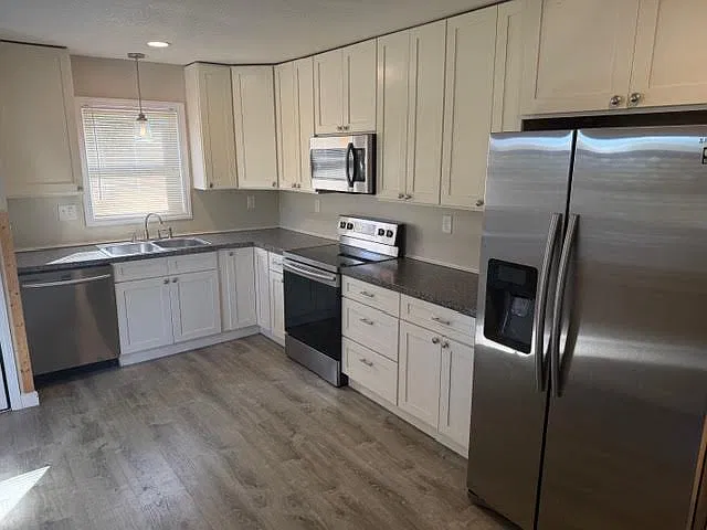 4 bed, $1,795 — Photo 2