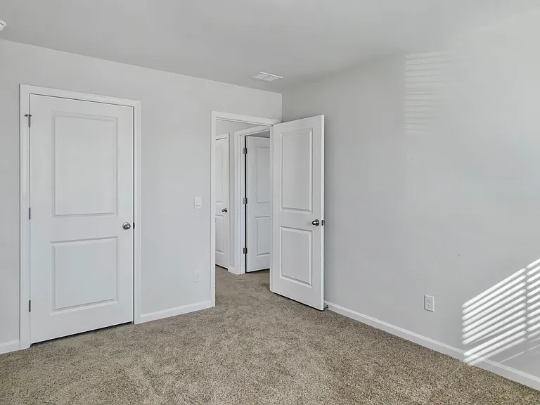 298 Watersglen Dr — Photo 18