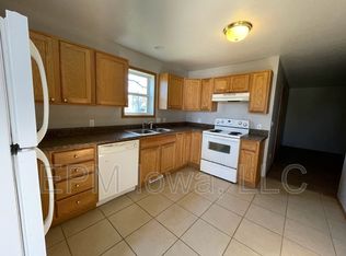 1111 Rainbow Dr, Waterloo, IA 50701
