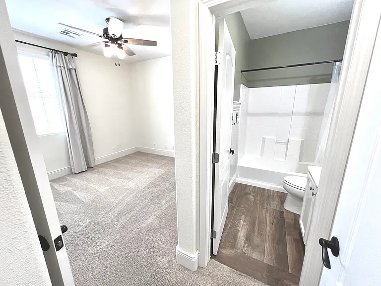 7140 Charter Crest St — Photo 40