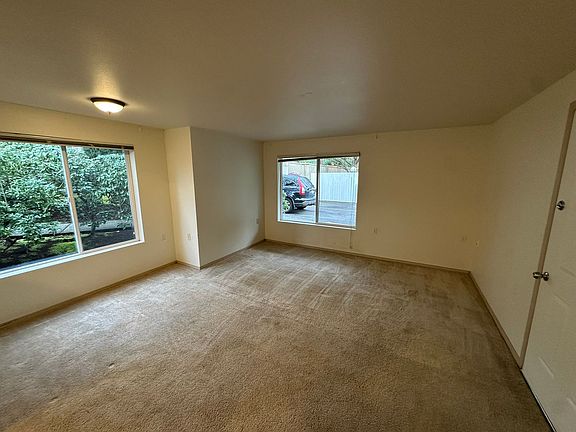 3rd image of 16990 NE 80th St APT 104
