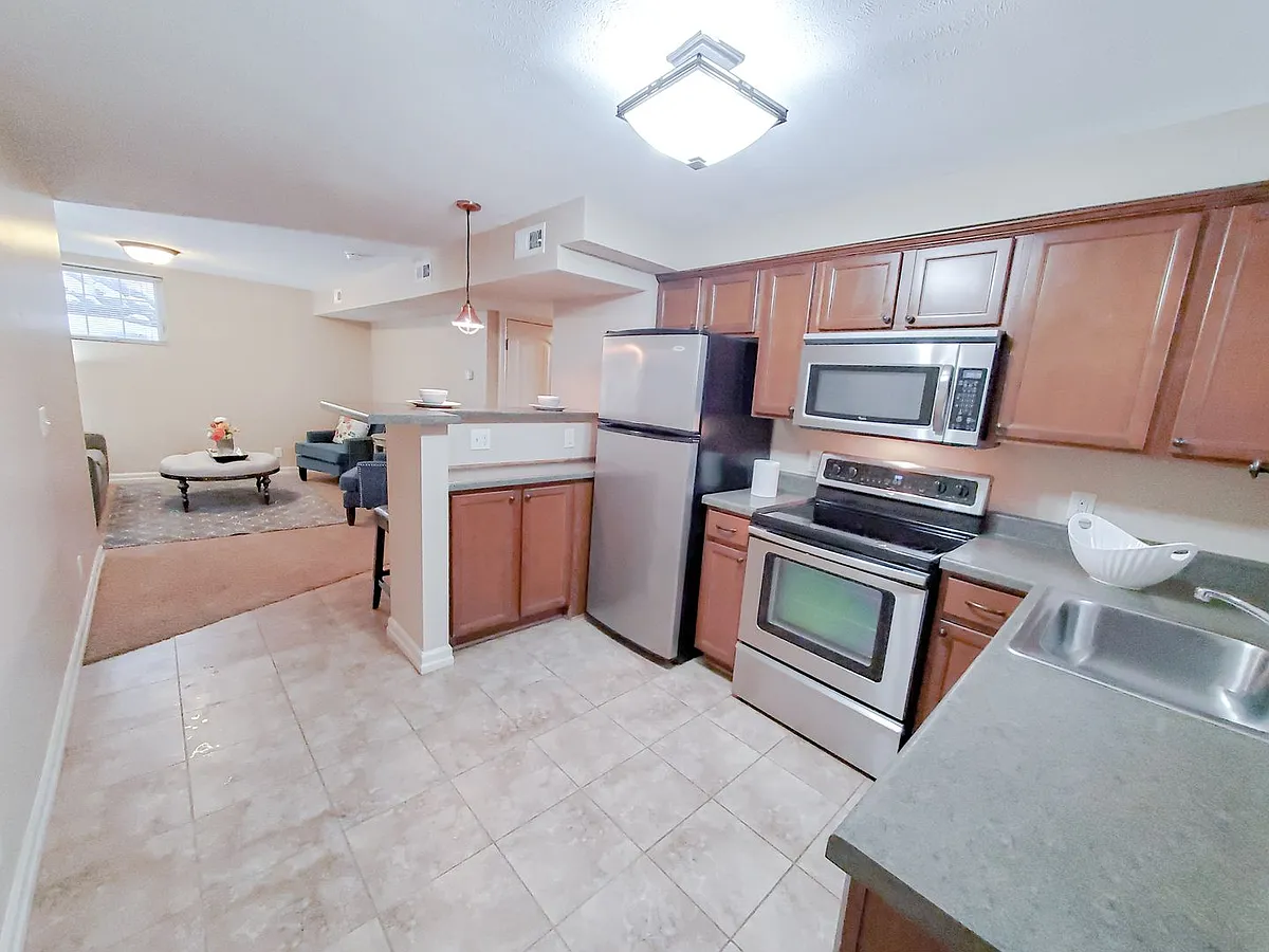 Building Photo - 814 S 38th St