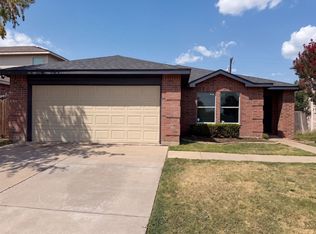 5244 New Castleton Ln, Fort Worth, TX 76135