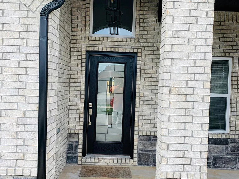 1720 Ella Pl — Photo 2