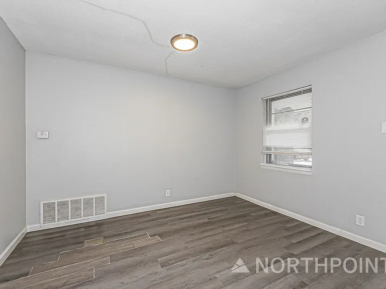 2814 Sequoia Ln — Photo 13