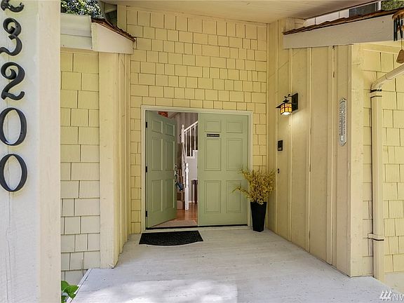 3rd image of 23200 SE 135th Ct