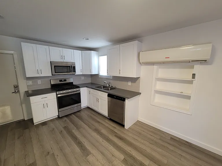1007 E Campbell Ave — Photo 3