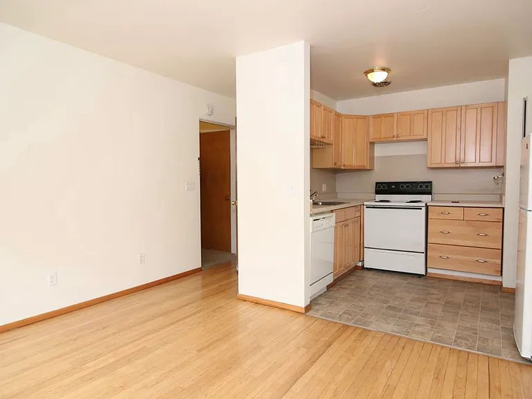 1810 Boylston Ave #205 — Photo 8