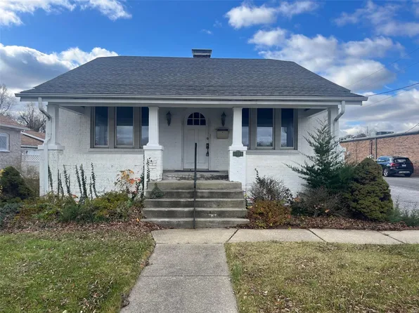 6318 W Main St, Belleville, IL 62223