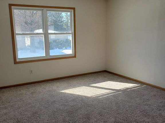 4th image of 3470 Winston Dr #4