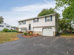 11 Dyer Ave, Salem, NH 03079
