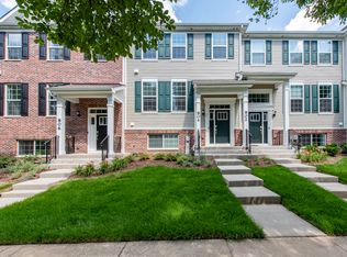 804 Neubauer Cir, Lindenhurst, IL 60046