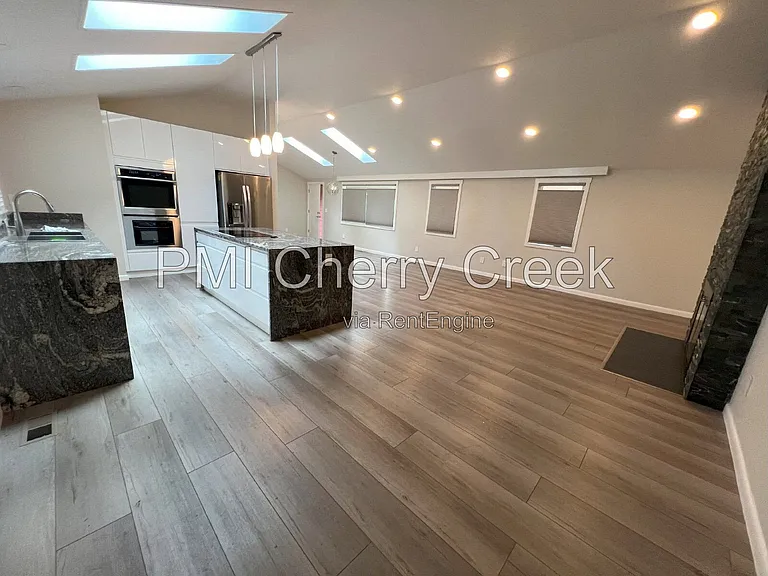 3000 S Holly Pl — Photo 2