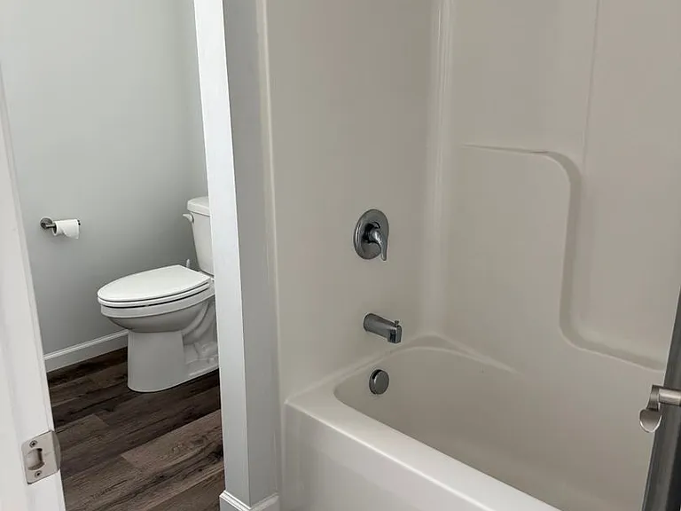 138 Delano Dr — Photo 22
