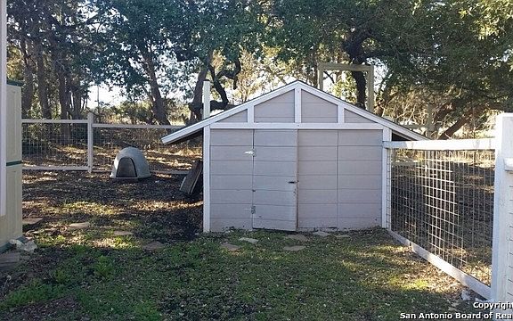 3rd image of 1575 Misty Hollow Dr