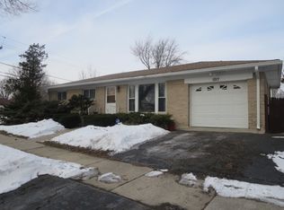 1017 Greenvalley St, Bensenville, IL 60106
