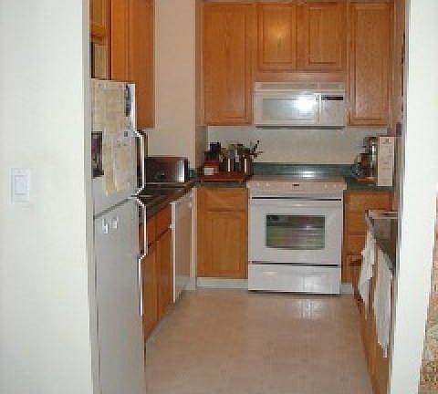 5th image of 1445 N State Pkwy APT 2203