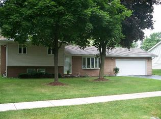 6160 Chase Ave, Downers Grove, IL 60516