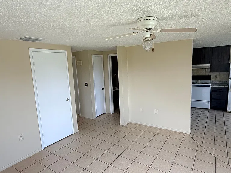 5848 Siesta Ln — Photo 3