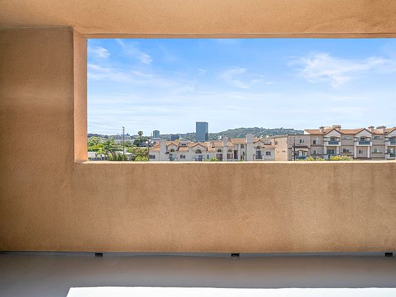 4th image of 4241 Cahuenga Blvd #308