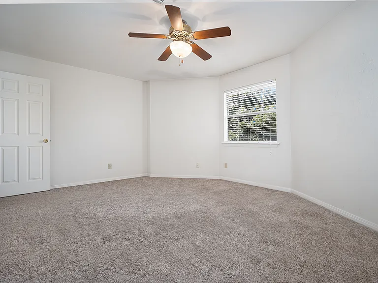 336 Lariat Cir — Photo 18