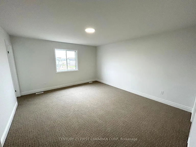201 Roy McDonald Dr #UPPER — Photo 11