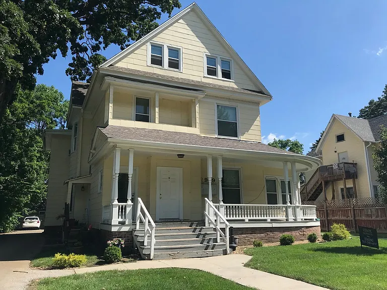 2919 Cottage Grove Ave — Photo 2
