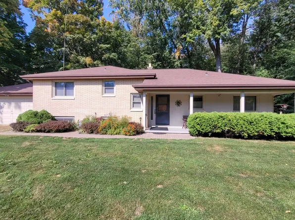 W6794 State St, Menasha, WI 54952