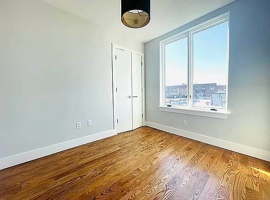 3rd image of 676 E 21st St #6B