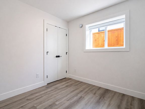 4th image of 1675 167th St Basement Basement