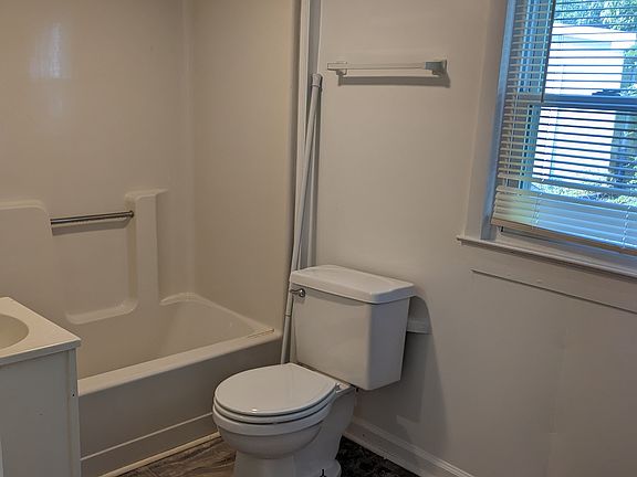 2nd image of 3170 Maury Ln