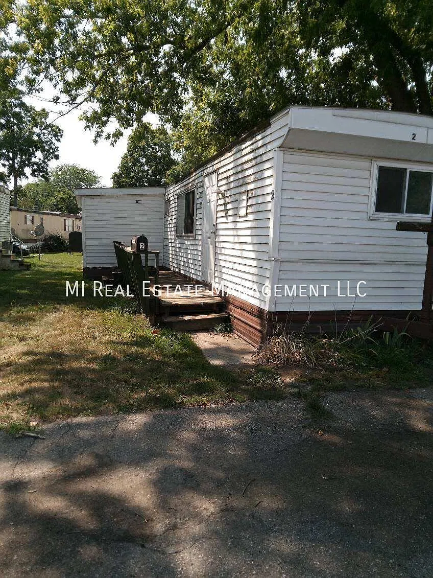 2 bed, 1.0 bath, 900 sqft, $895 — Photo 1