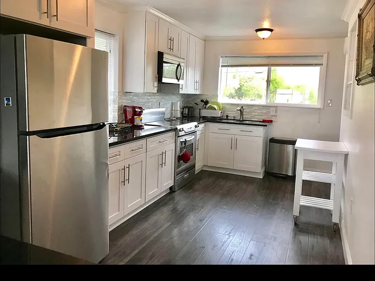 4333 Willow Rd — Photo 2