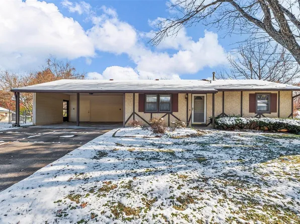 1314 Nutmeg Dr, Saint Charles, MO 63303