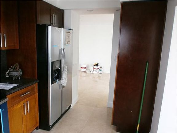2nd image of 2333 Brickell Ave APT 2211