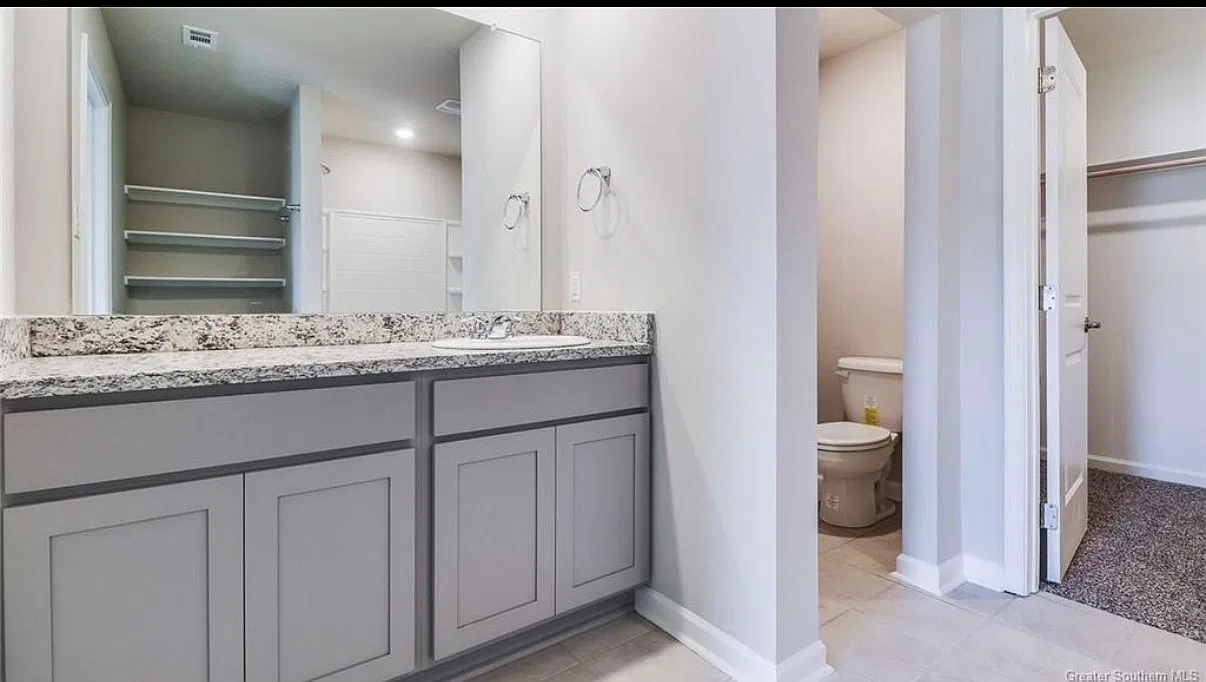 4 bed, 1874 sqft, $2,500 — Photo 3