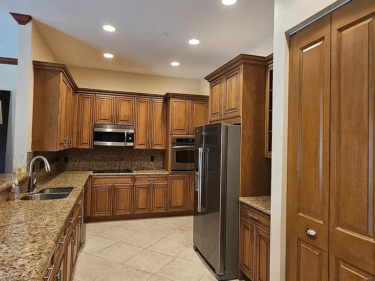 16117 Emerald Estates Dr — Photo 10