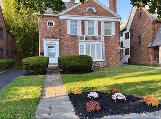 18501 Newell Rd #2, Beachwood, OH 44122