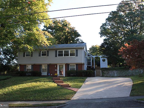 3rd image of 5623 Habersham Way